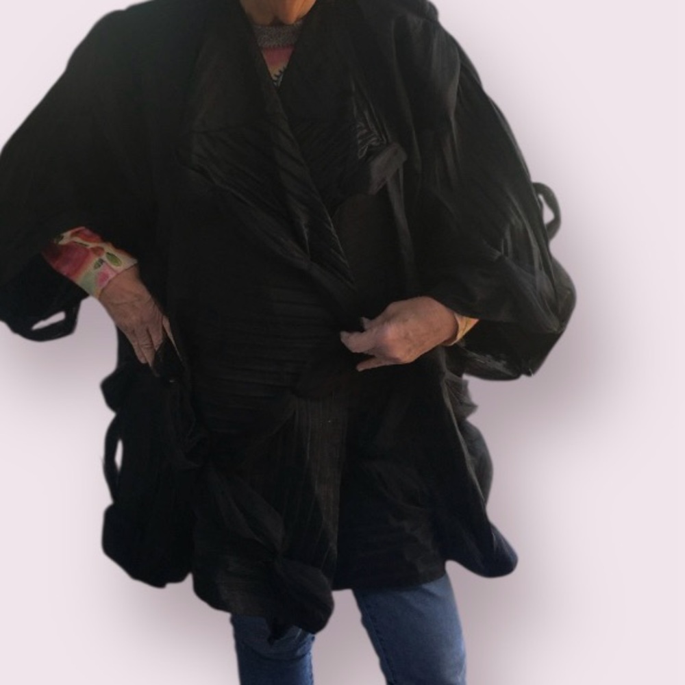 Unique & interesting black lounge jacket new with tag.